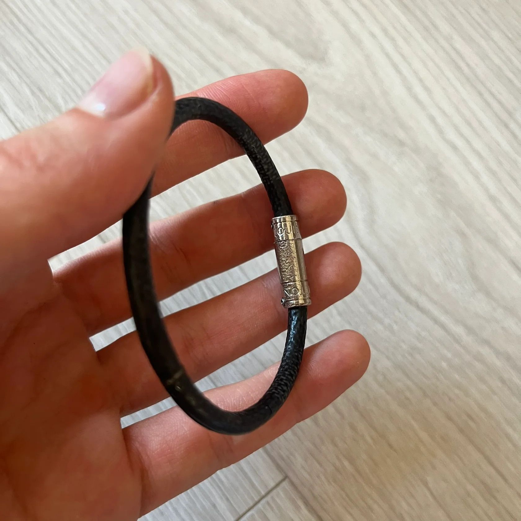 Louis Vuitton Louis Vuitton Keep It Bracelet Damier Graphite Canvas Size ONE SIZE - 9 Thumbnail