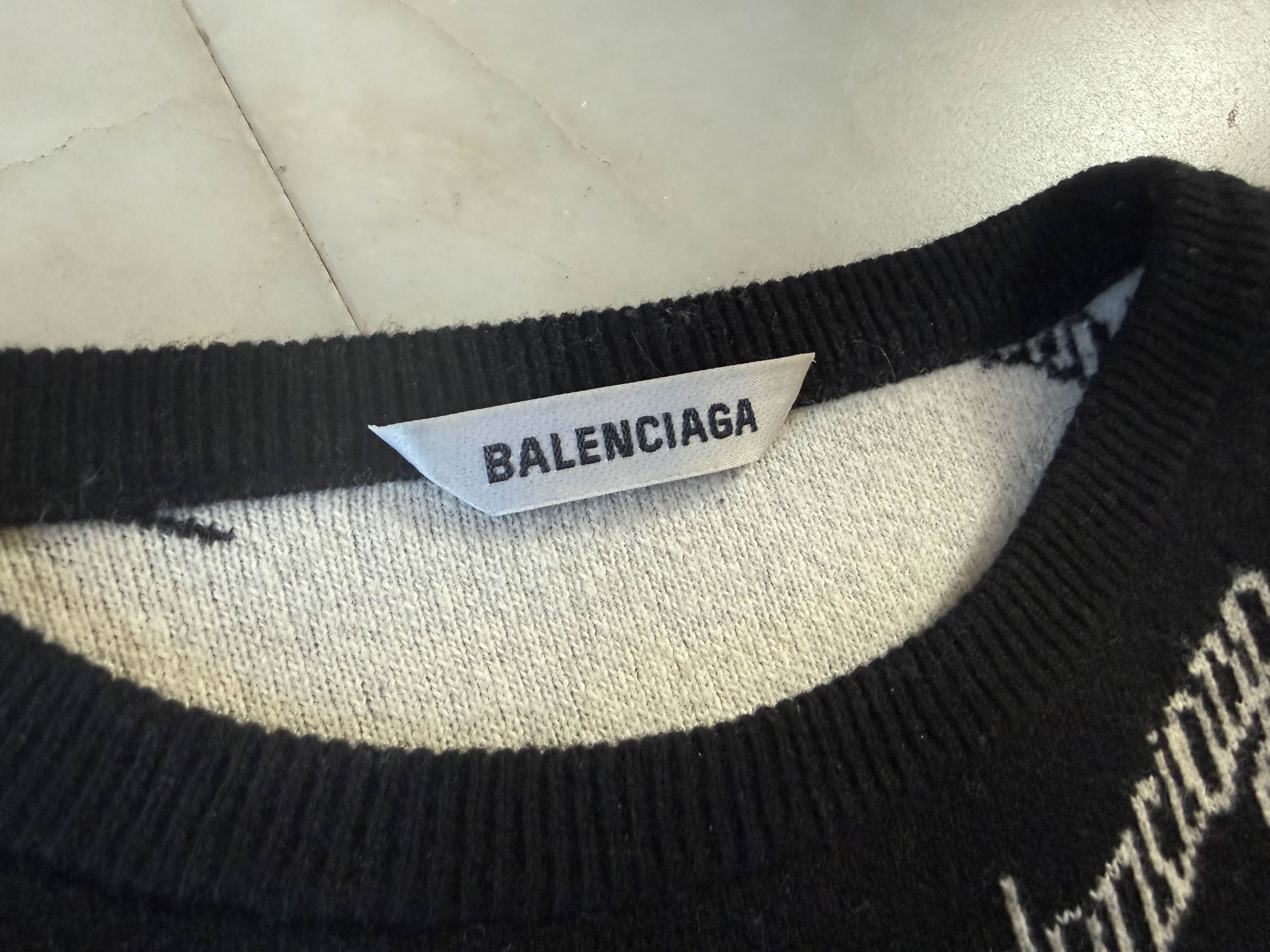 Balenciaga Balenciaga All Over Script Logo Knit Sweater Size US XS / EU 42 / 0 - 5 Thumbnail
