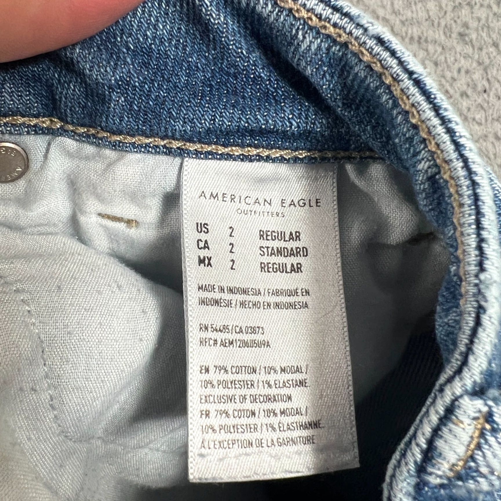 American Eagle Outfitters VINTAGE American Eagle Outfitters Women's Mom Jeans Size 2 Short High Rise Distressed Stretch Denim Blue Size 26" / US 2 / IT 38 - 6 Thumbnail