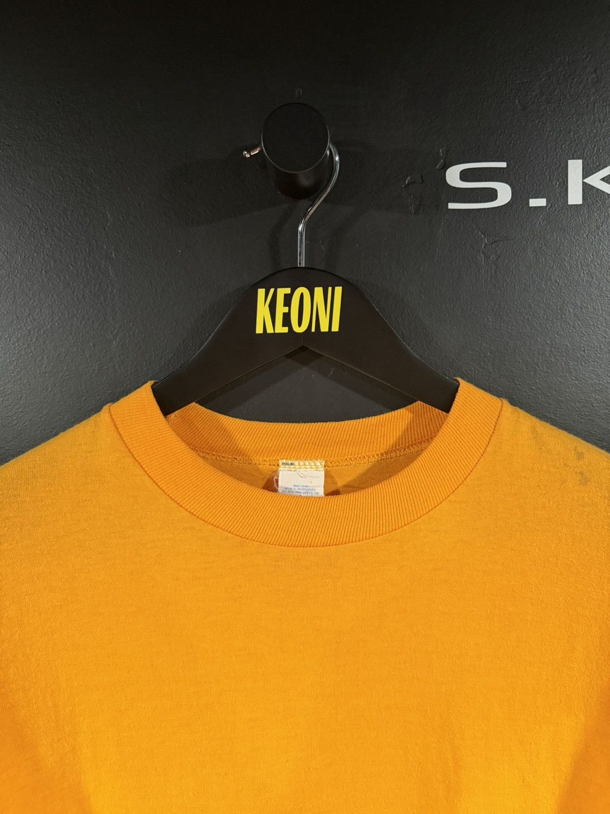 Vintage 1980s Vintage Yellow Blank Single Stitch Grunge Tee L Size US L / EU 52-54 / 3 - 3 Thumbnail