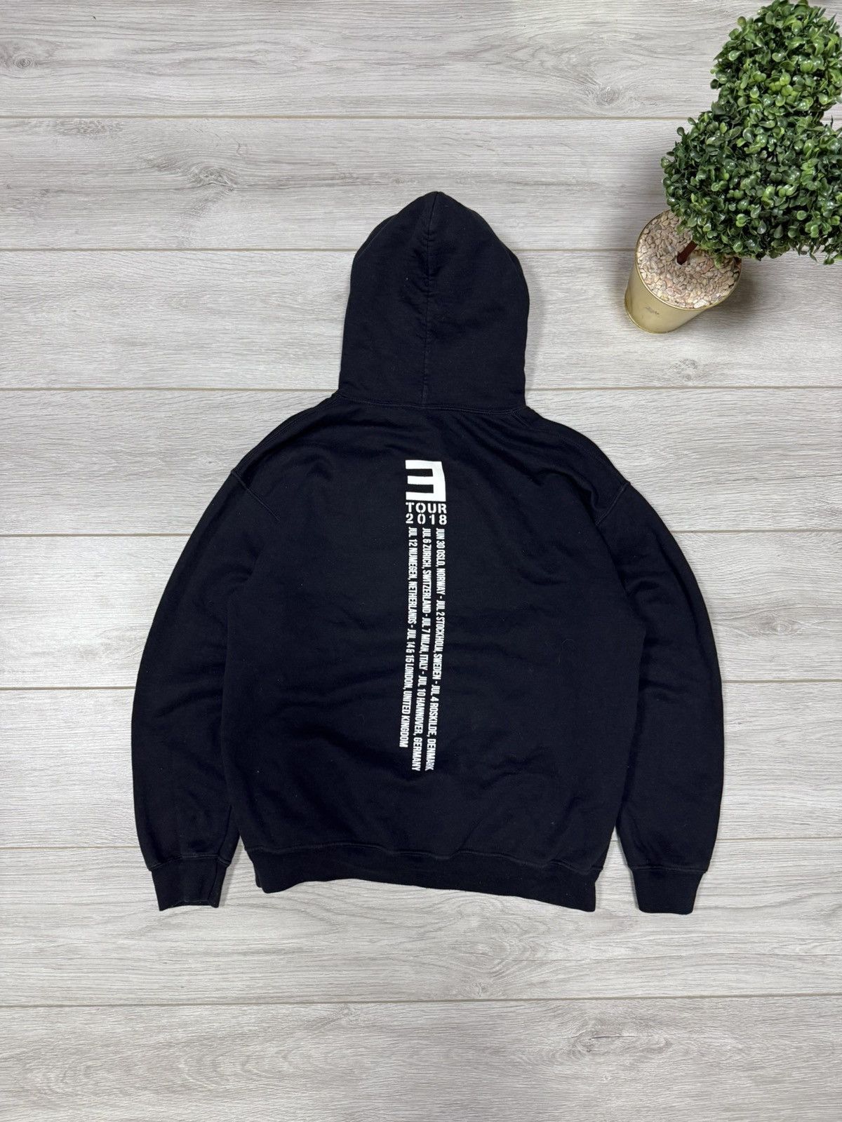 Eminem Eminem 2018 euro tour hoodie vintage Size US M / EU 48-50 / 2 - 3 Thumbnail