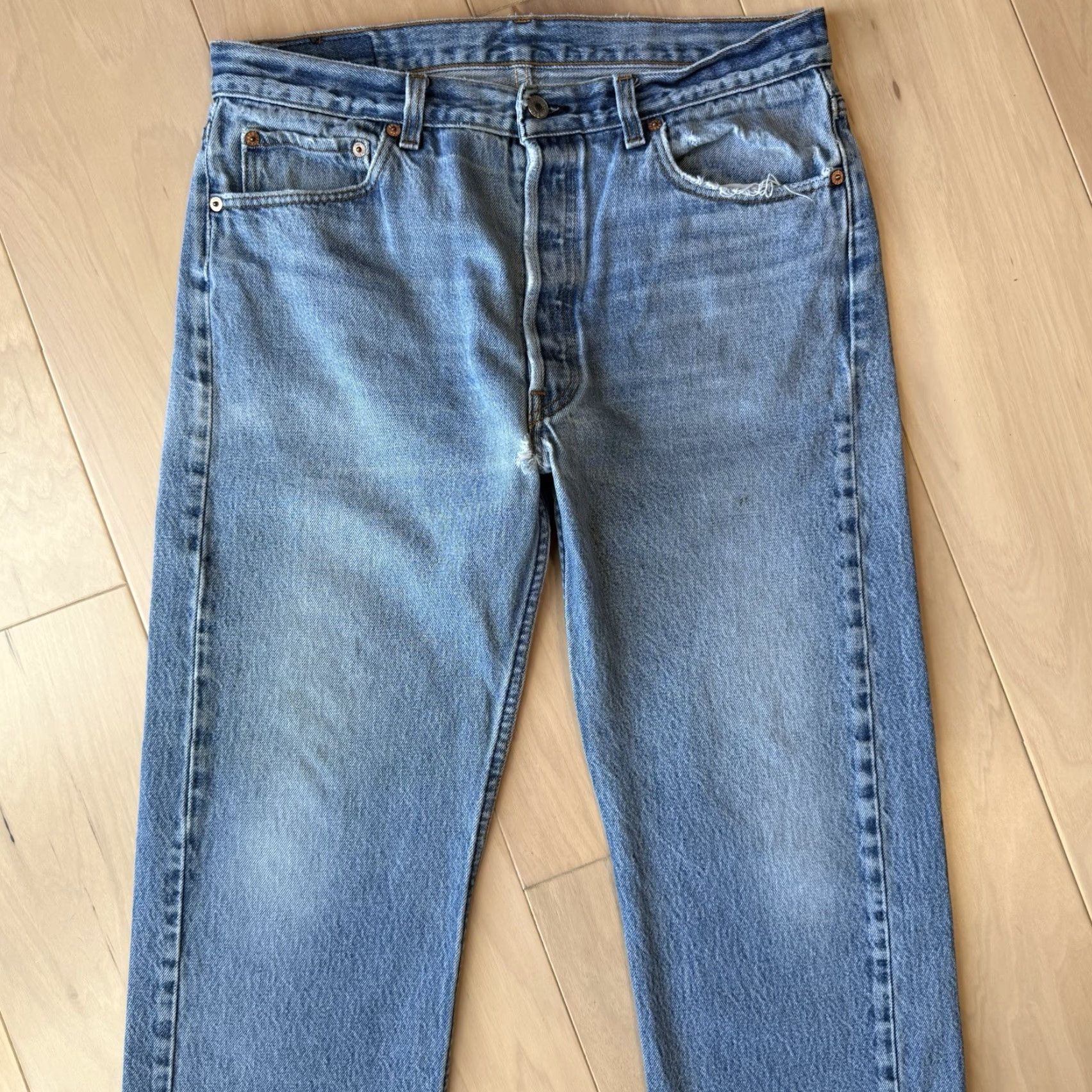 Levi's VINTAGE Levis 501 Jeans 32 Blue Straight Leg 80s Denim Workwear Non Selvedge Size US 32 / EU 48 - 3 Thumbnail