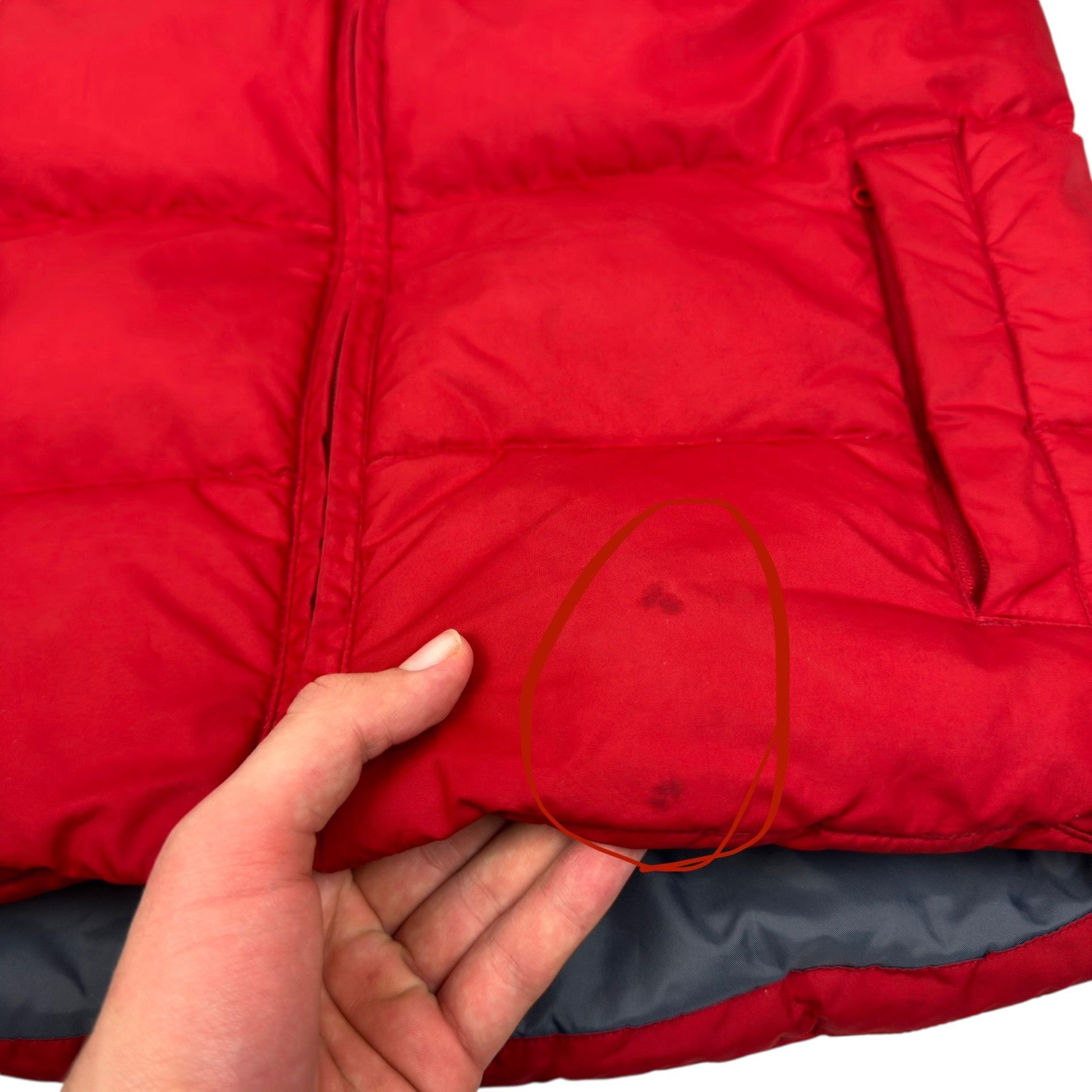 Nike Nike Women's Red Swoosh Hype Puffer Down Vest Large (14-16) Size L / US 10 / IT 46 - 8 Thumbnail