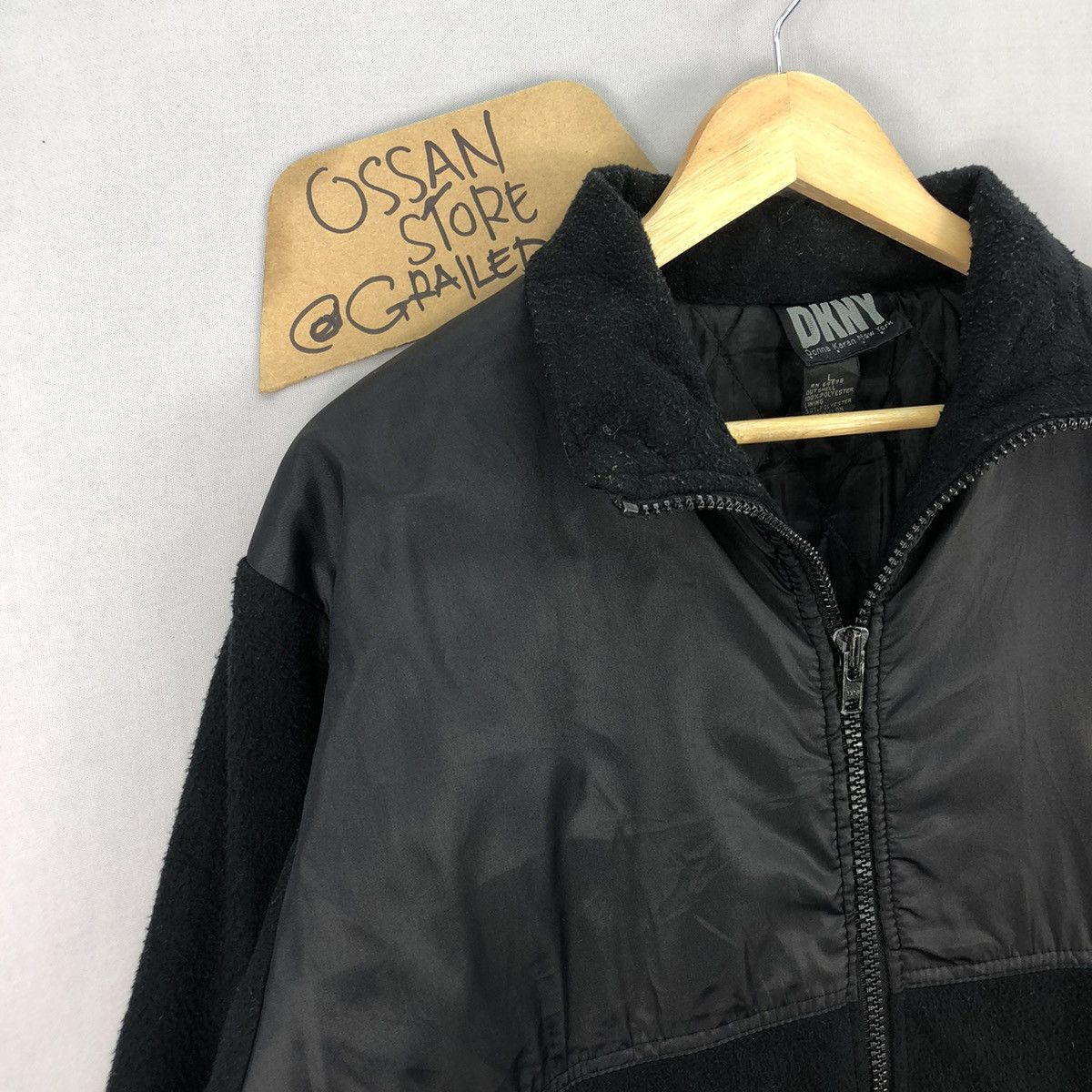 DKNY DKNY Donna Karan Back Spellout Zipper Fleece Jacket Size US XL / EU 56 / 4 - 2 Thumbnail