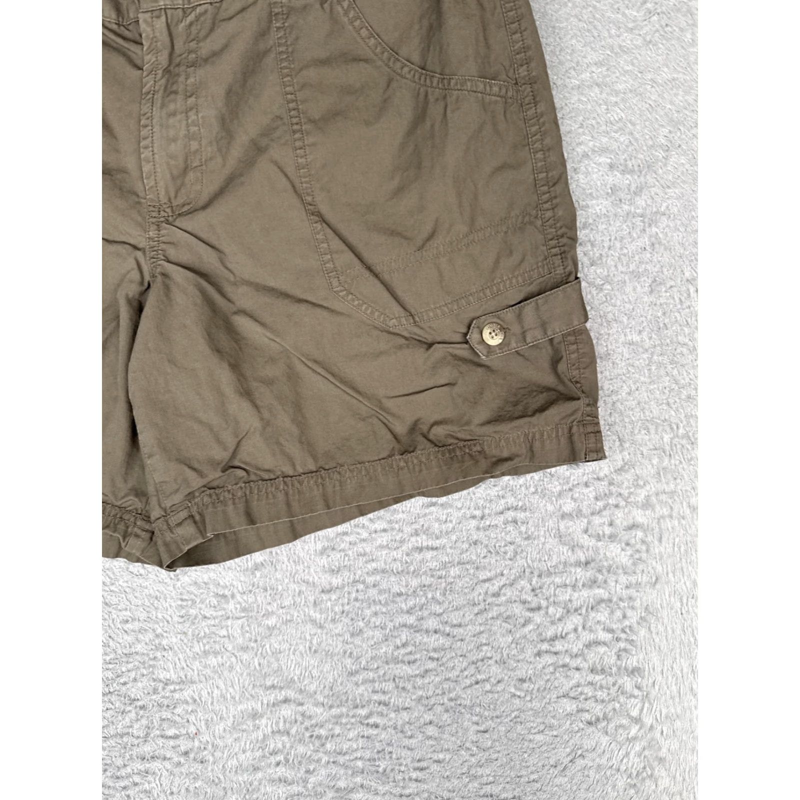 Vintage Columbia Shorts Womens 12 Green Poplin Hiking 6 Inseam Zip Fly Pockets Outdoor Size 34" / US 12 / IT 48 - 2 Thumbnail