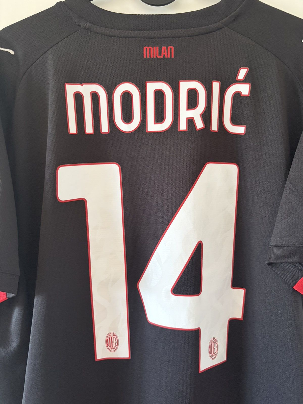 AC Milan puma 2025/2026 domowa Modrić — zdjęcie 2