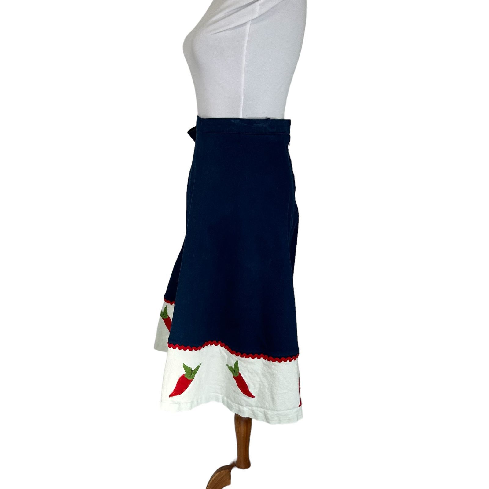 Handmade Vintage 1970s Handmade Aline Cotton Chili Pepper Skirt 2XL Size 42" / US 20 - 4 Thumbnail