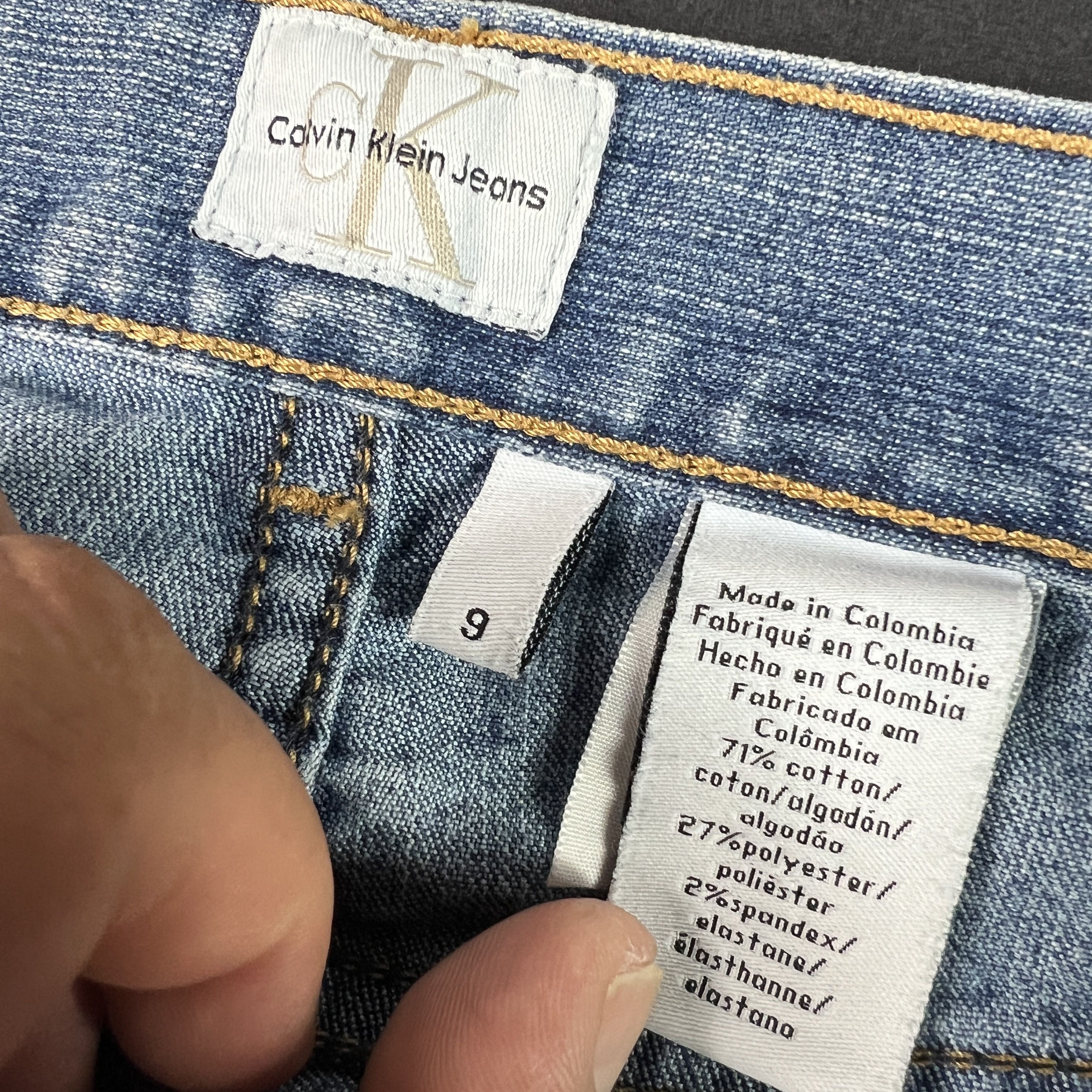 Calvin Klein Y2K Calvin Klein Jeans Low Rise Flare Blue Faded Denim Size 30" / US 8 / IT 44 - 7 Thumbnail