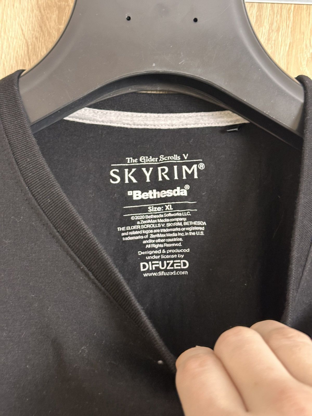 Nintendo 🔥 The Elder Scrolls V Skyrim T Shirt Dark Souls Elden Ring Size US XL / EU 56 / 4 - 3 Thumbnail