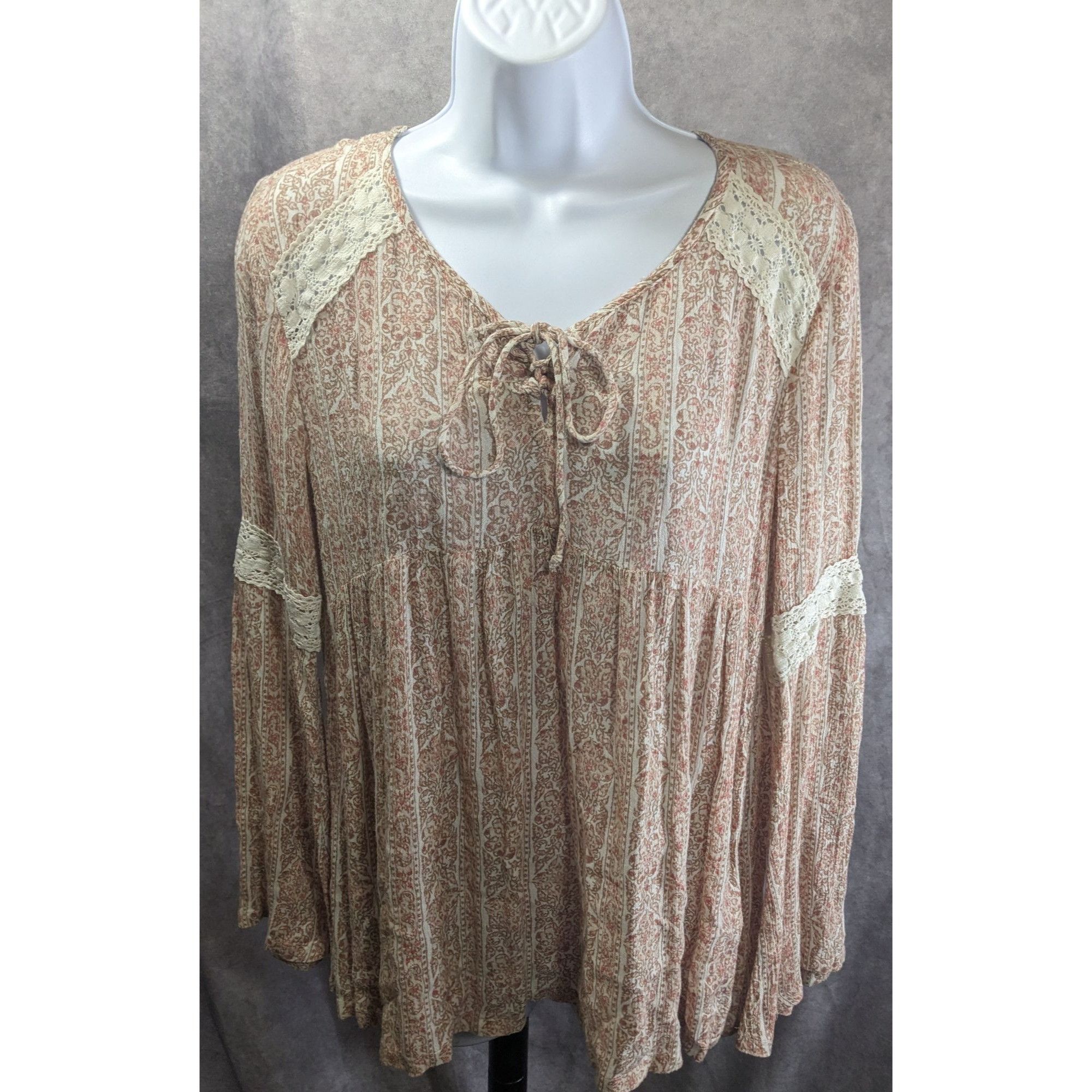 Hollister Romantic Hippie Hollister Lace Boho Peasant Top Bell Sleeve Size S / US 4 / IT 40 - 1 Thumbnail