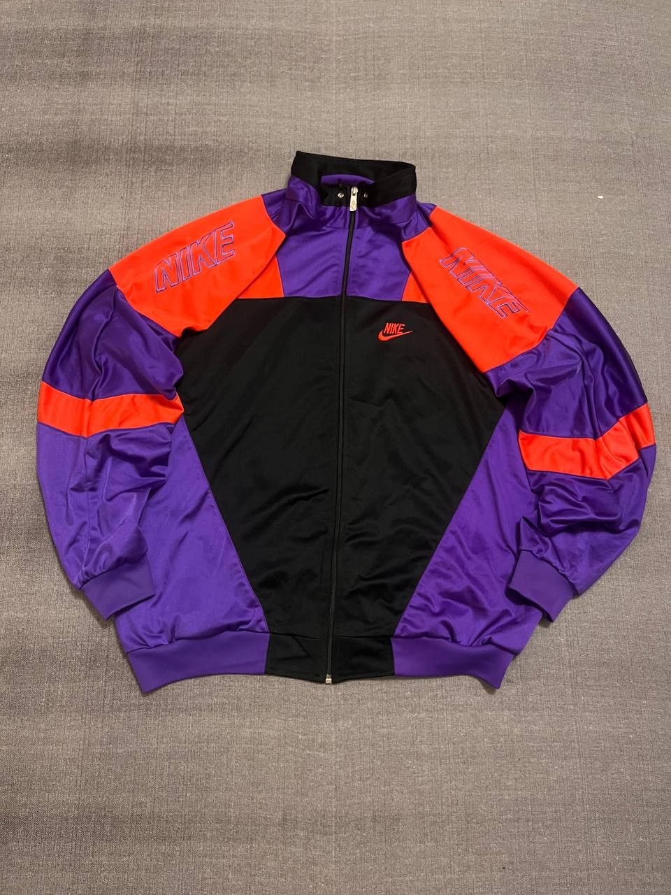 Nike × Vintage VINTAGE NIKE TRACK TOP JACKET BLACK PURPLE ZIP SIZE Size US XL / EU 56 / 4 - 1 Thumbnail