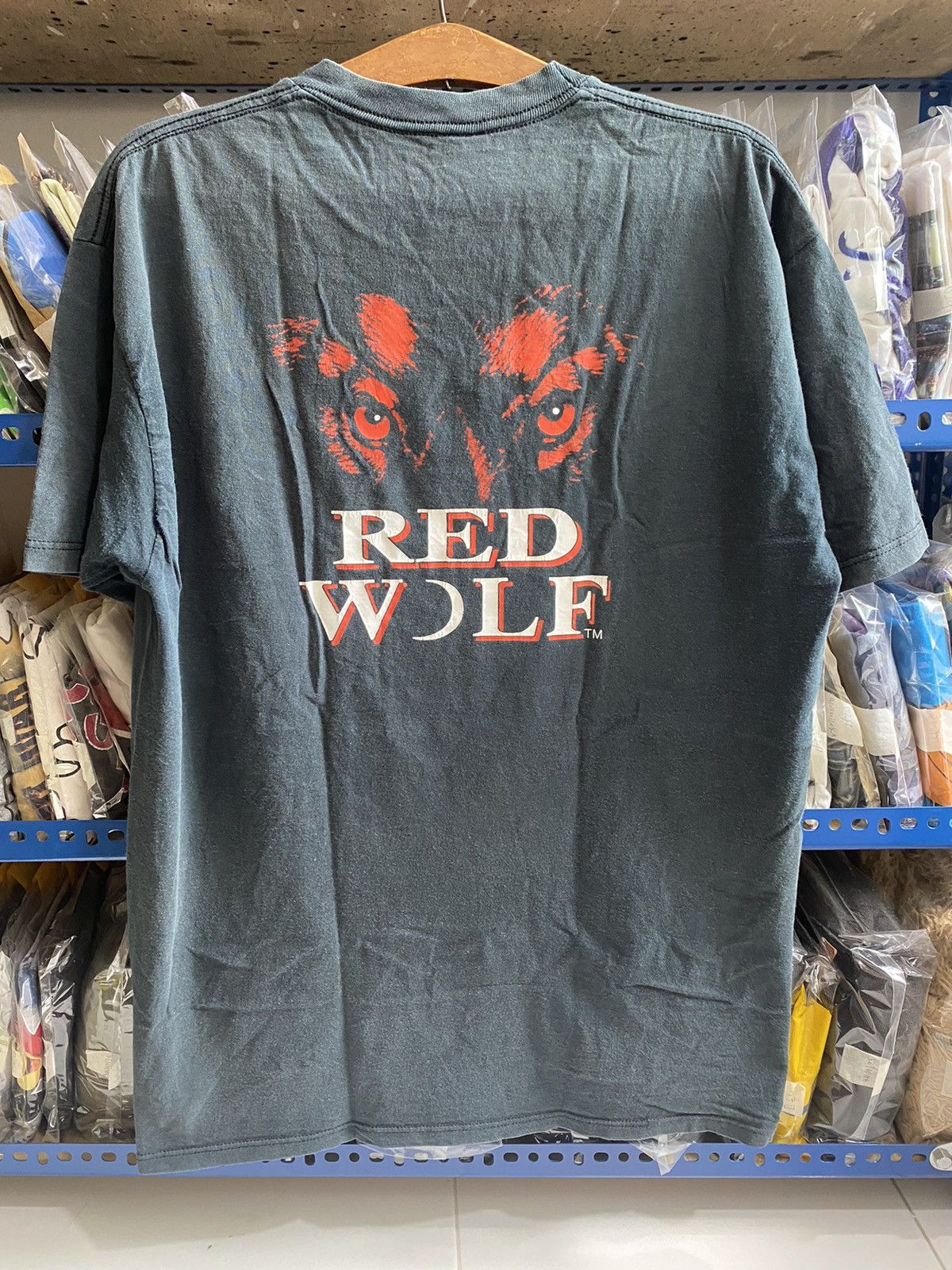 Vintage RED WOLF TSHIRT Size US L / EU 52-54 / 3 - 3 Thumbnail
