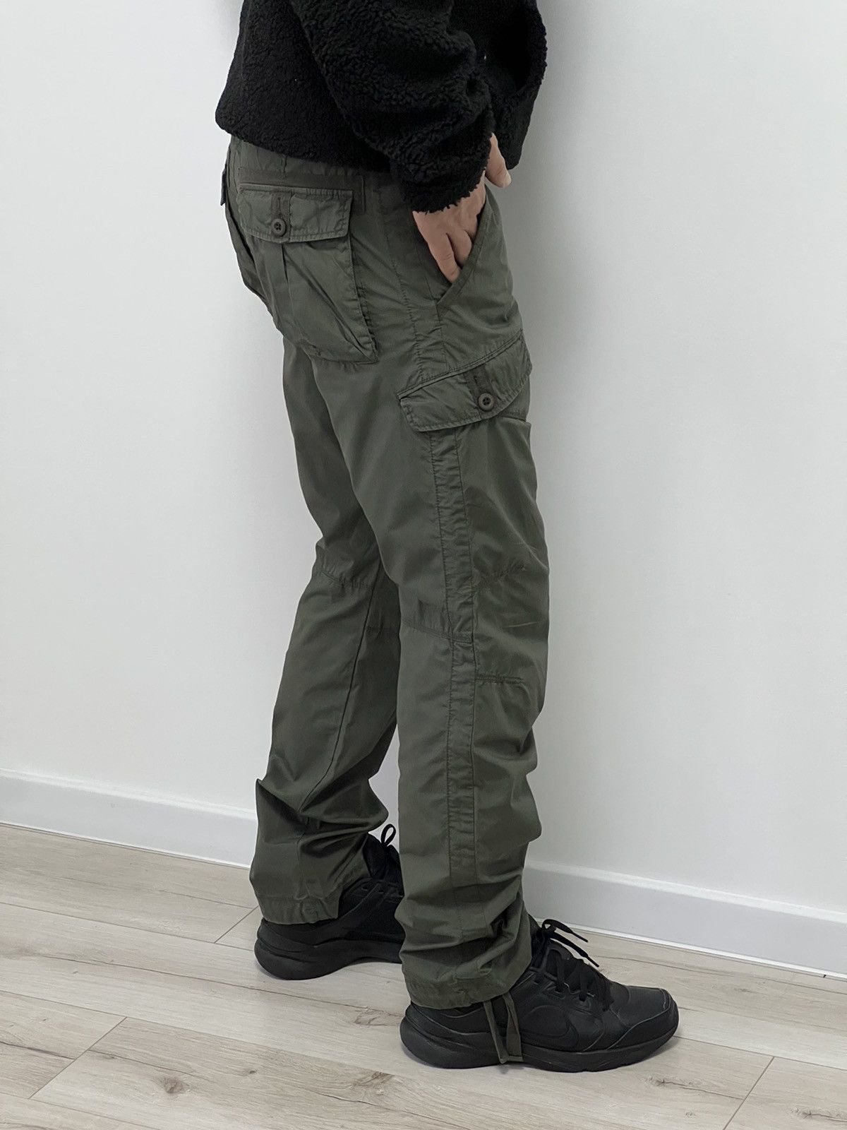 Uniqlo Faded green multipocket tactical cargo pants