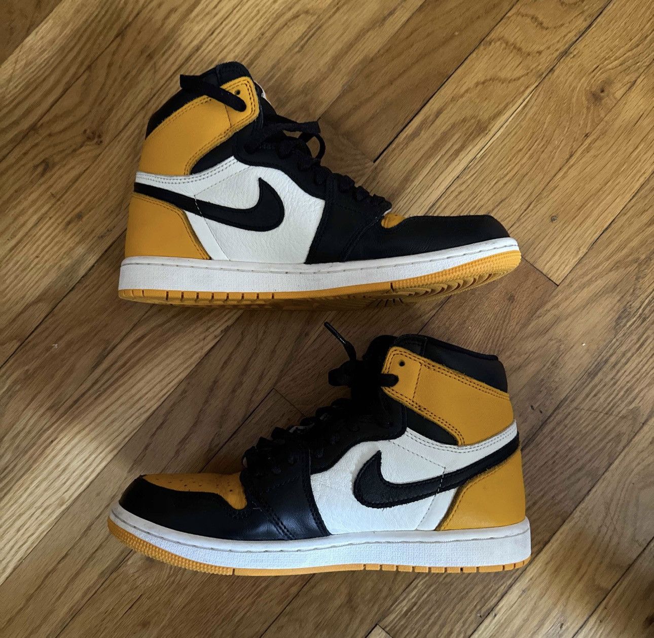 Jordan Brand Jordan 1 high taxi yellow Size US 8 / EU 41 - 1 Thumbnail
