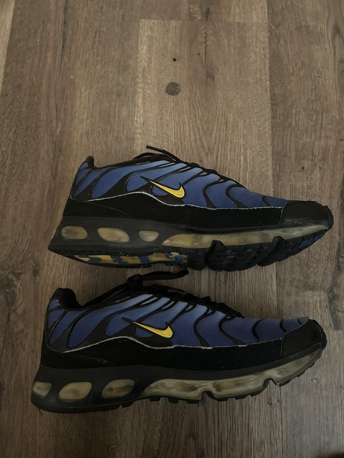 Nike Blue Air maxes Size US 9.5 / EU 42-43 - 2 Thumbnail