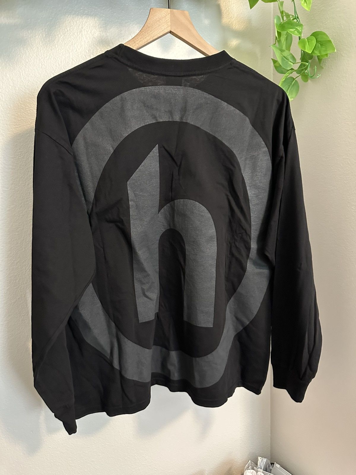 HIDDEN Hidden long sleeve big logo tee. Size US M / EU 48-50 / 2 - 4 Thumbnail