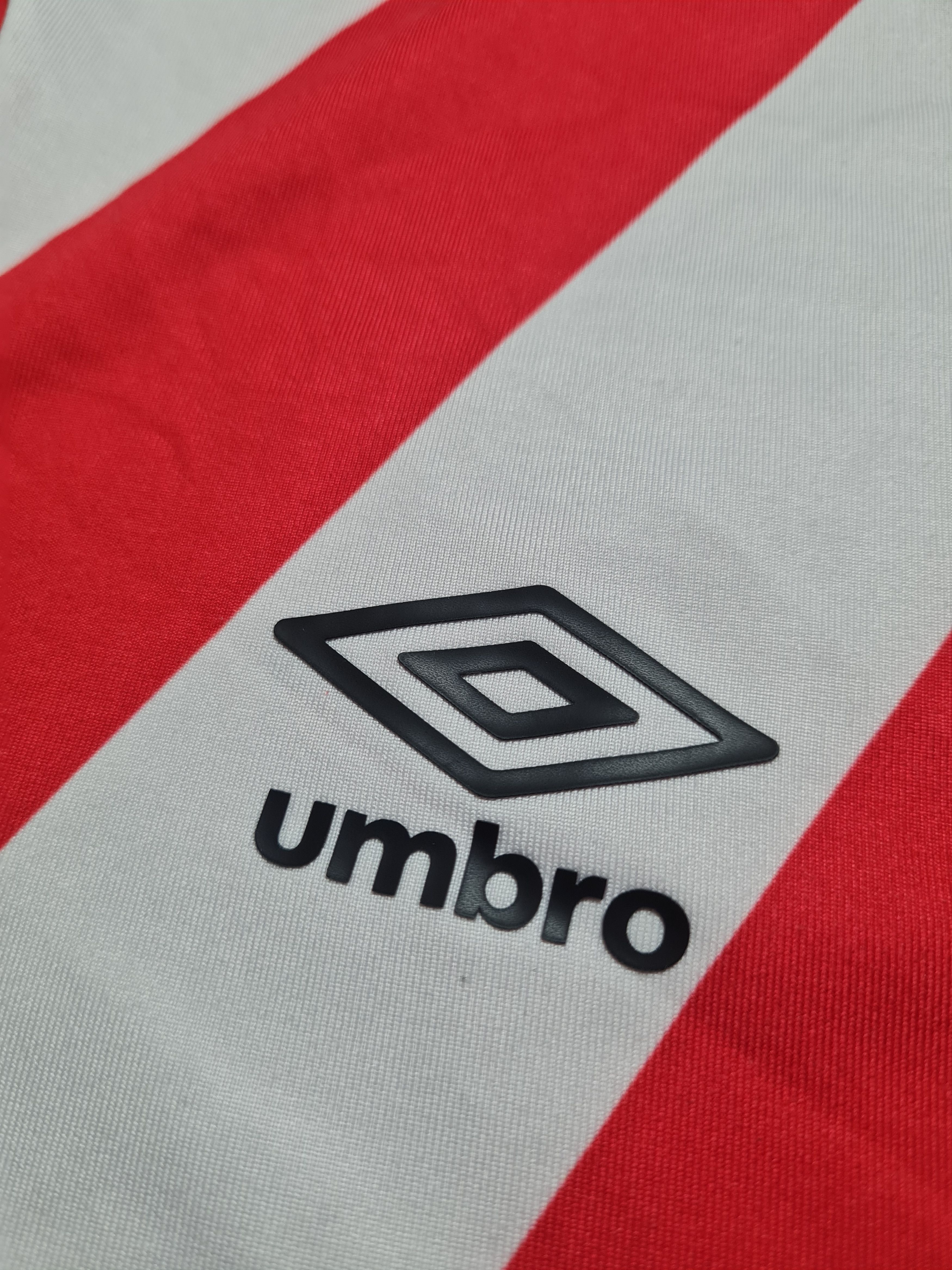 Umbro Soccer Jersey GIRONA FC Home Football Umbro Shirt 2018/2019 Size US M / EU 48-50 / 2 - 11 Thumbnail