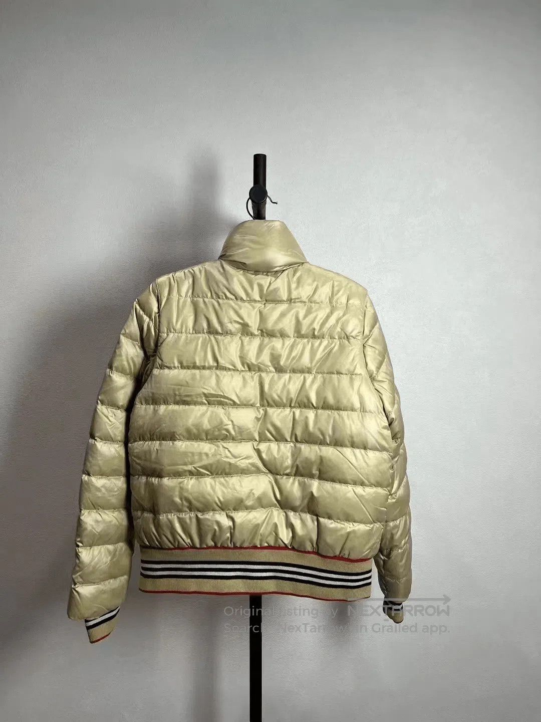 Burberry Burberry TB Embroidery Detachable Sleeve Down Jacket. Size S / US 4 / IT 40 - 2 Thumbnail