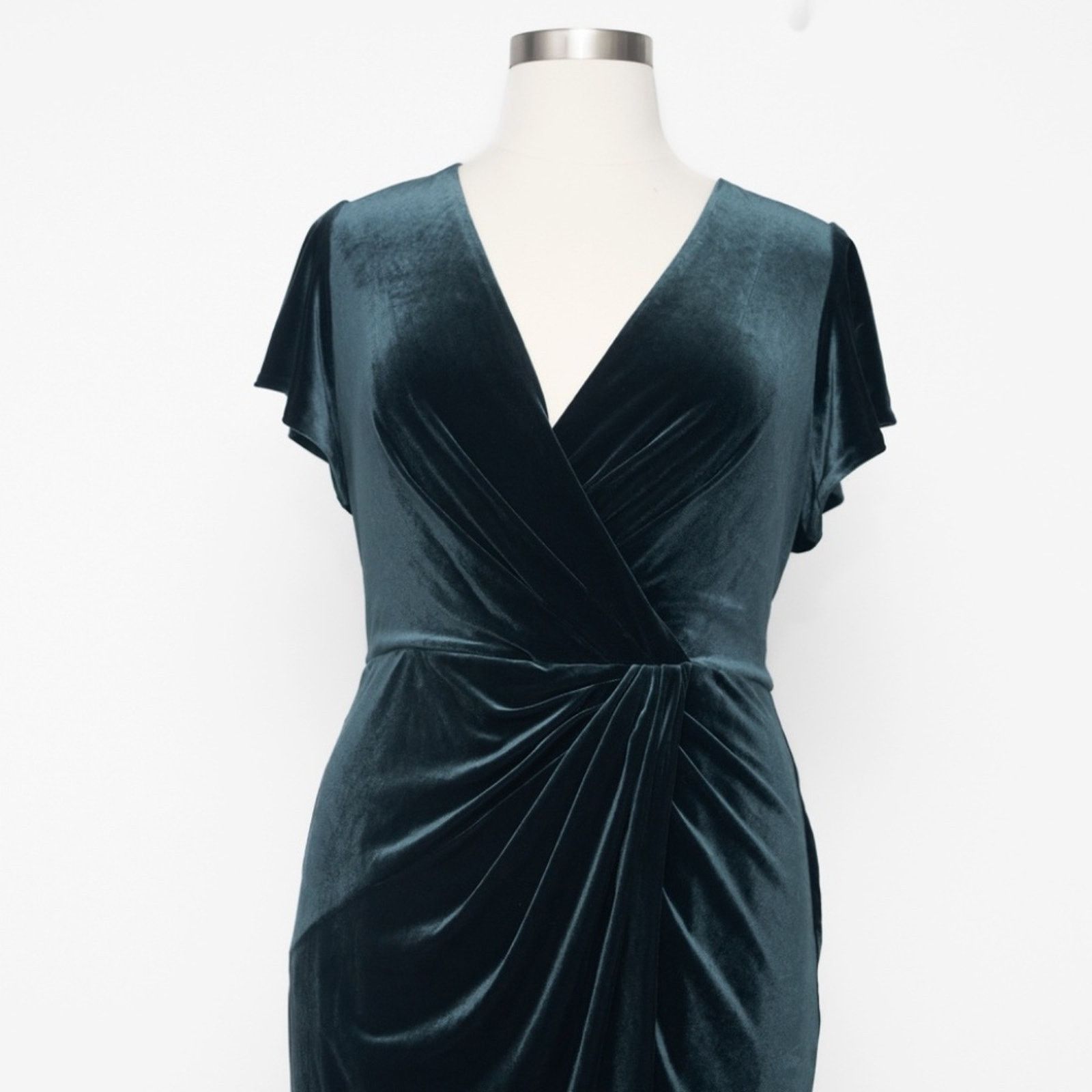 Lauren Ralph Lauren Lauren Ralph Lauren. Velvet Flutter-Sleeve Cocktail Dress. Size XL / US 12-14 / IT 48-50 - 7 Thumbnail