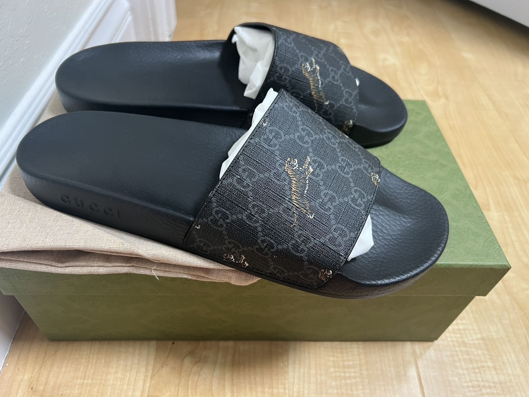 Gucci GUCCI GG Supreme Monogram Tigers Mens Slide Sandals | Grailed