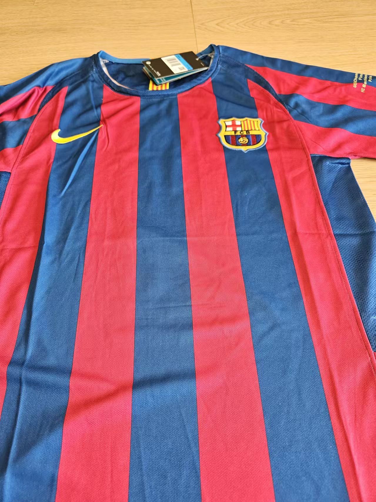 Other Eto'o Jersey Barcelona Size US L / EU 52-54 / 3 - 4 Thumbnail