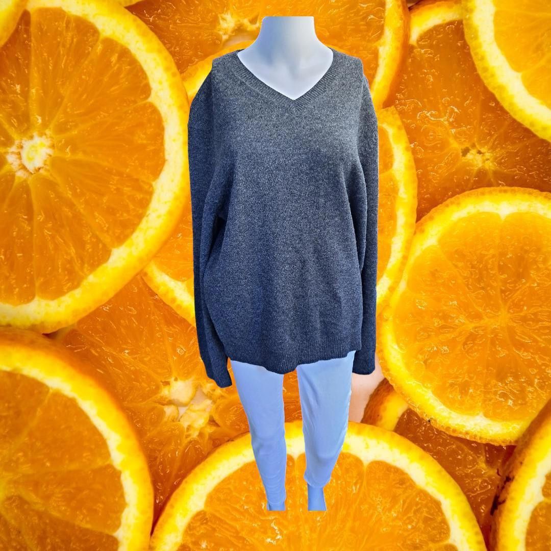 Club Room NWT Club Room 100% Lambswool V Neck Gray Sweater Size Medium Size US M / EU 48-50 / 2 - 1 Thumbnail