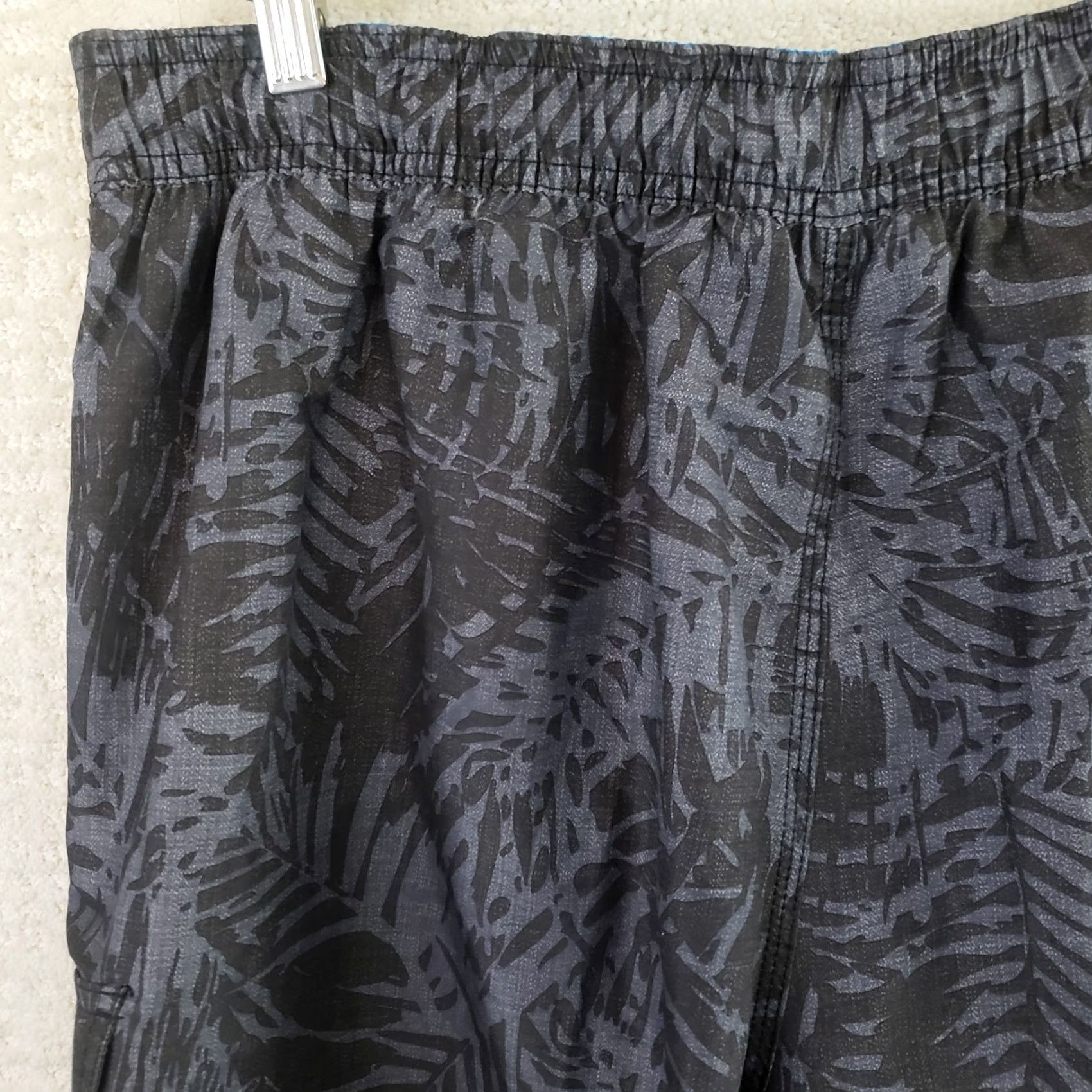 Speedo Speedo Mens L Swimming Trunks Black Gray Foilage Pockets Swim Shorts Beach Size US 33 - 7 Thumbnail