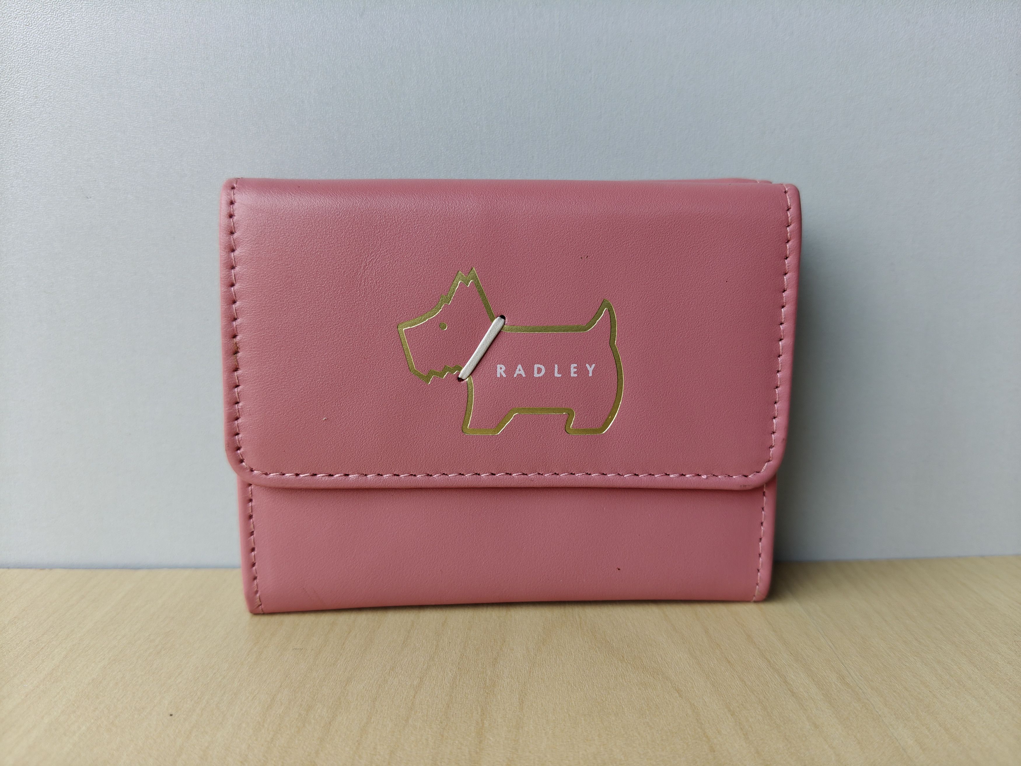 Other Radley London Heritage logo wallet Free Shipping T/7021 Size ONE SIZE - 1 Thumbnail