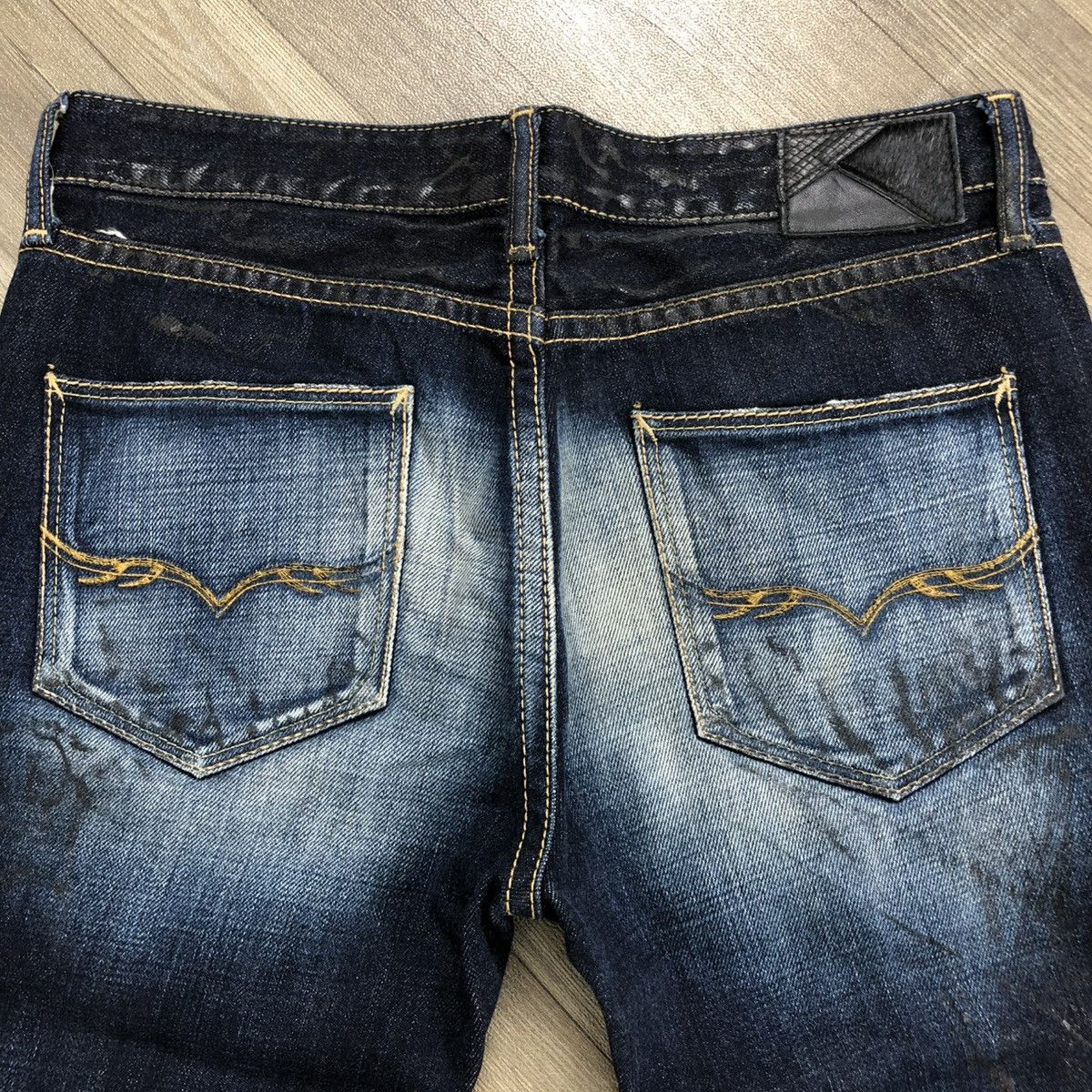 GOSTAR DE FUGA × If Six Was Nine × Tornado Mart 🇯🇵 2000s Fuga Devil Vomits Claw Mark Distressed Flared Jeans Size US 30 / EU 46 - 19 Thumbnail