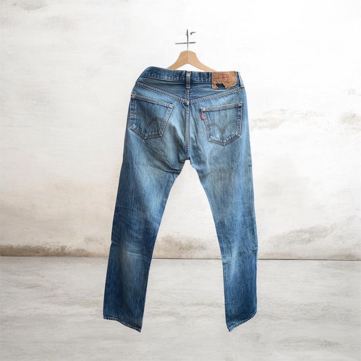 Levi's VINTAGE LEVIS 501 JEANS Size US 32 / EU 48 - 2 Thumbnail