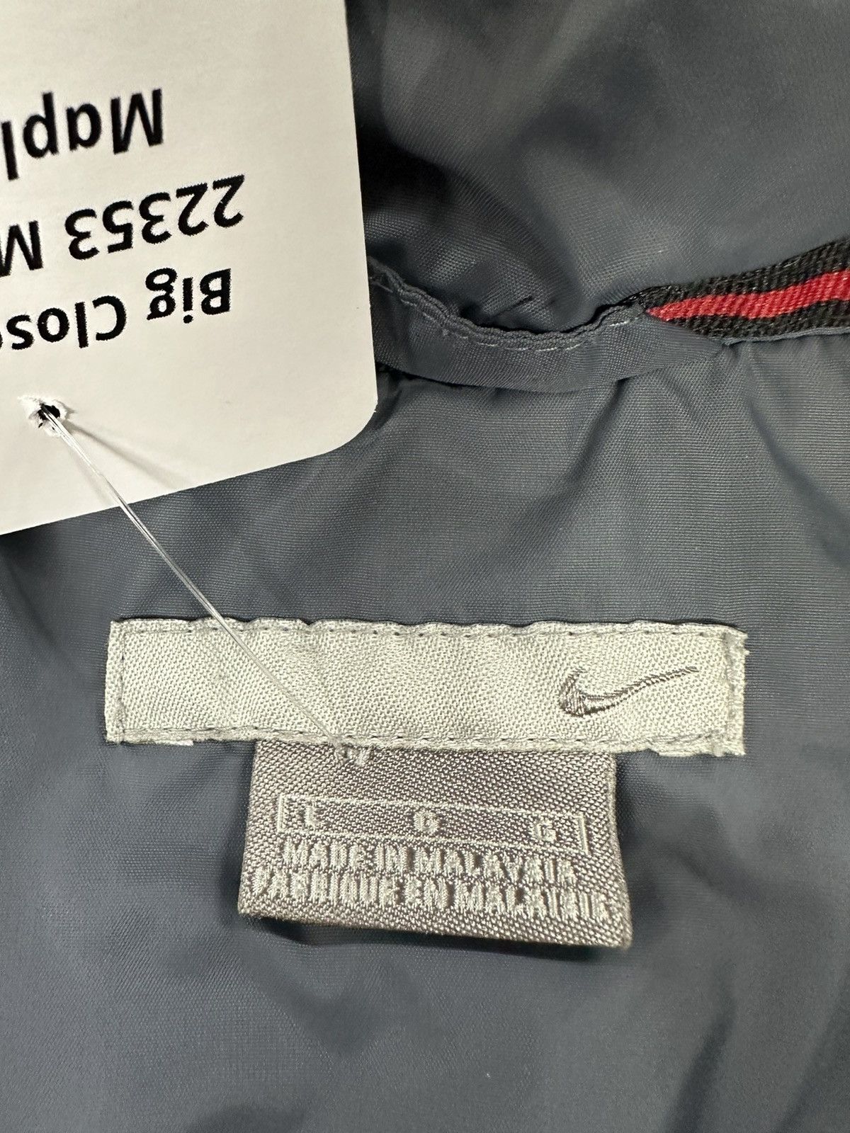 Nike × Vintage Vintage Y2K 00s Nike Silver Zip Up Windbreaker Size US L / EU 52-54 / 3 - 13 Thumbnail