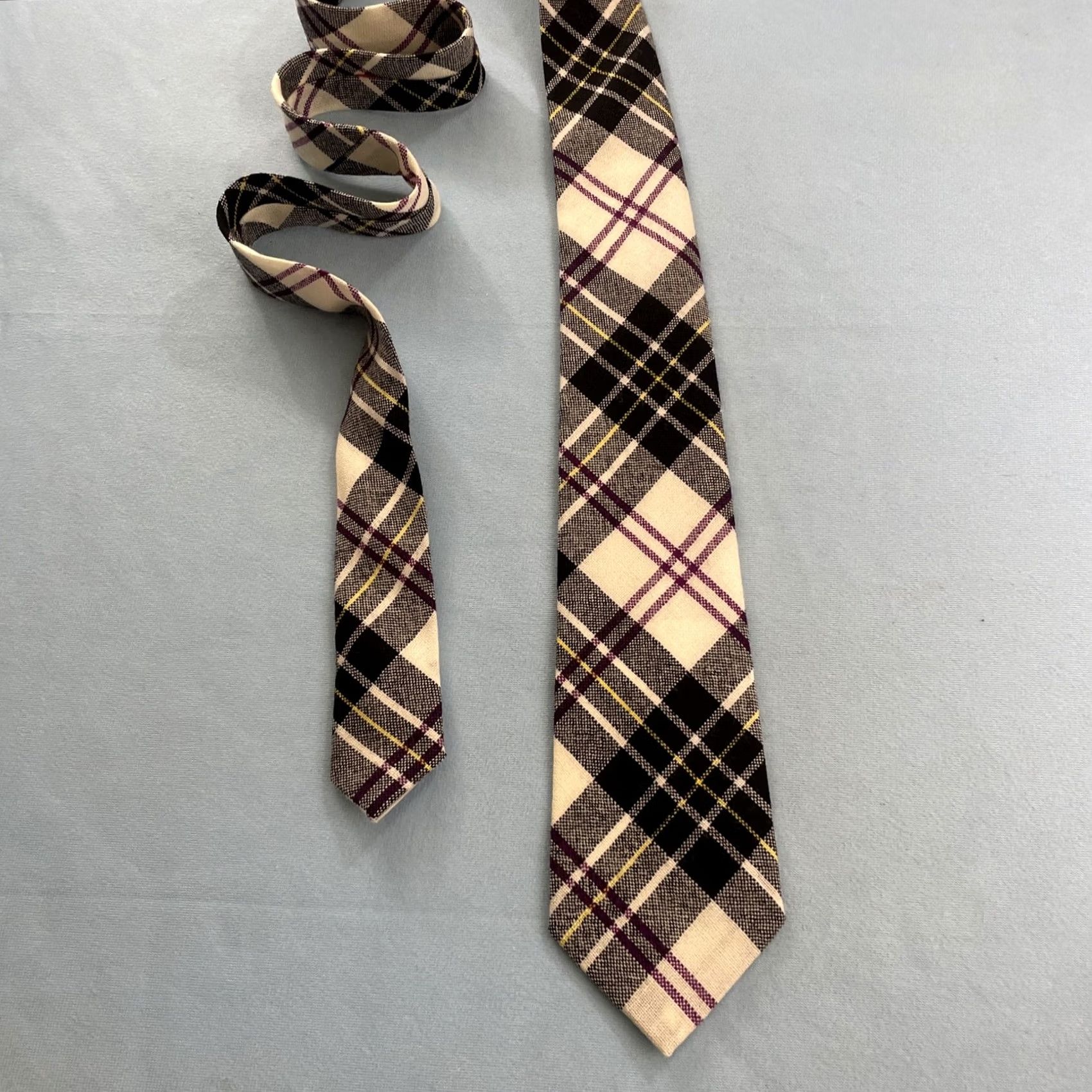 Vintage VINTAGE Macpherson Scotland 100% New Wool Cloth Tie Plaid Purple Blue Necktie 3x54 EUC | Designer | Mens Size ONE SIZE - 4 Thumbnail