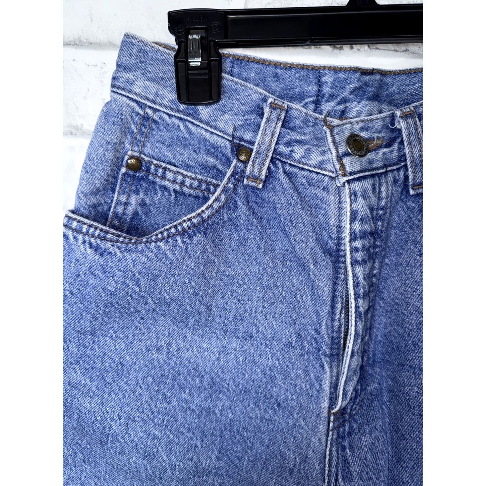 Levi's VINTAGE Levi's Womens Jeans USA Blue Button Logo Zipper 7 Native 26x31 Straight Leg Mom Style Womens Size 28" / US 6 / IT 42 - 6 Thumbnail