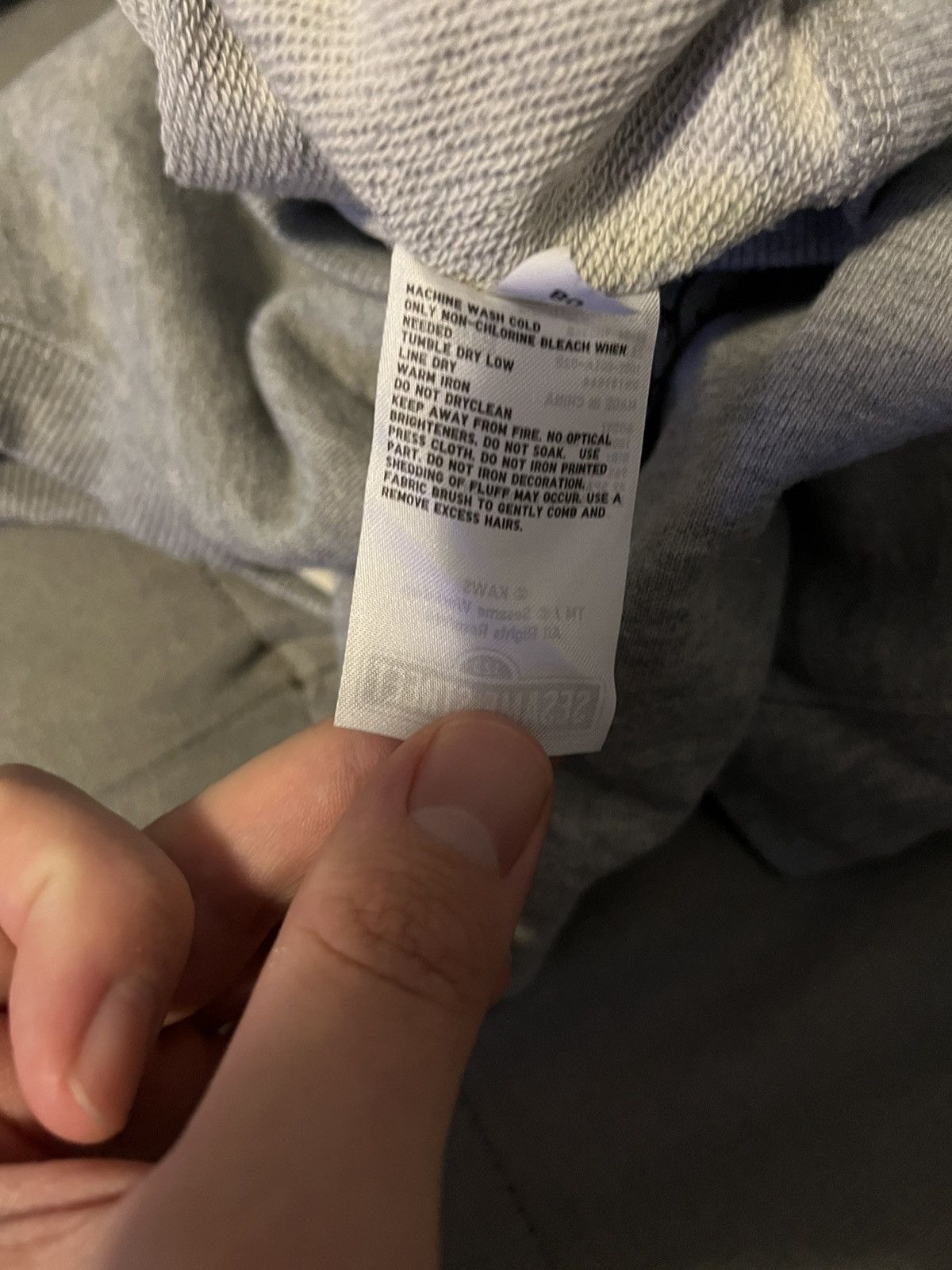 Kaws × Uniqlo Sesame Street Companion Trash Can Outline Sweatshirt FW18 Size US L / EU 52-54 / 3 - 6 Thumbnail