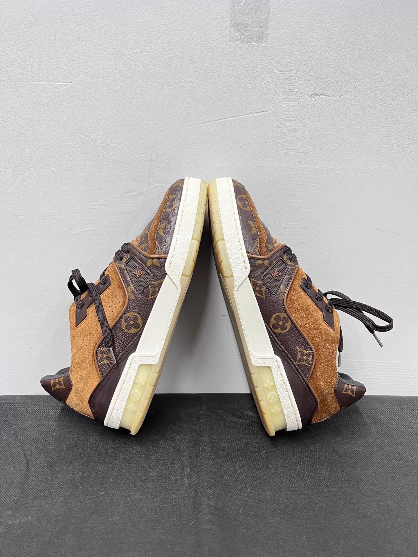 Louis Vuitton LV Trainer Brown Monogram Suede US 5.5/EU 39.5 Size US 6.5 / EU 39-40 - 6 Thumbnail