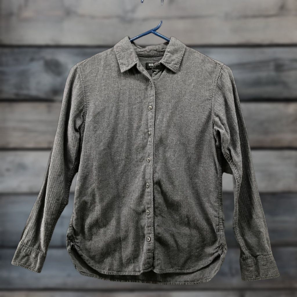 Uniqlo Uniqlo Shirt Women's XXS Gray Lightweight Flannel Button-Down Long Sleeve Cotton Casual Regular Fit Tight Measurements Included Size XXS / US 00 / IT 34 - 1 Thumbnail