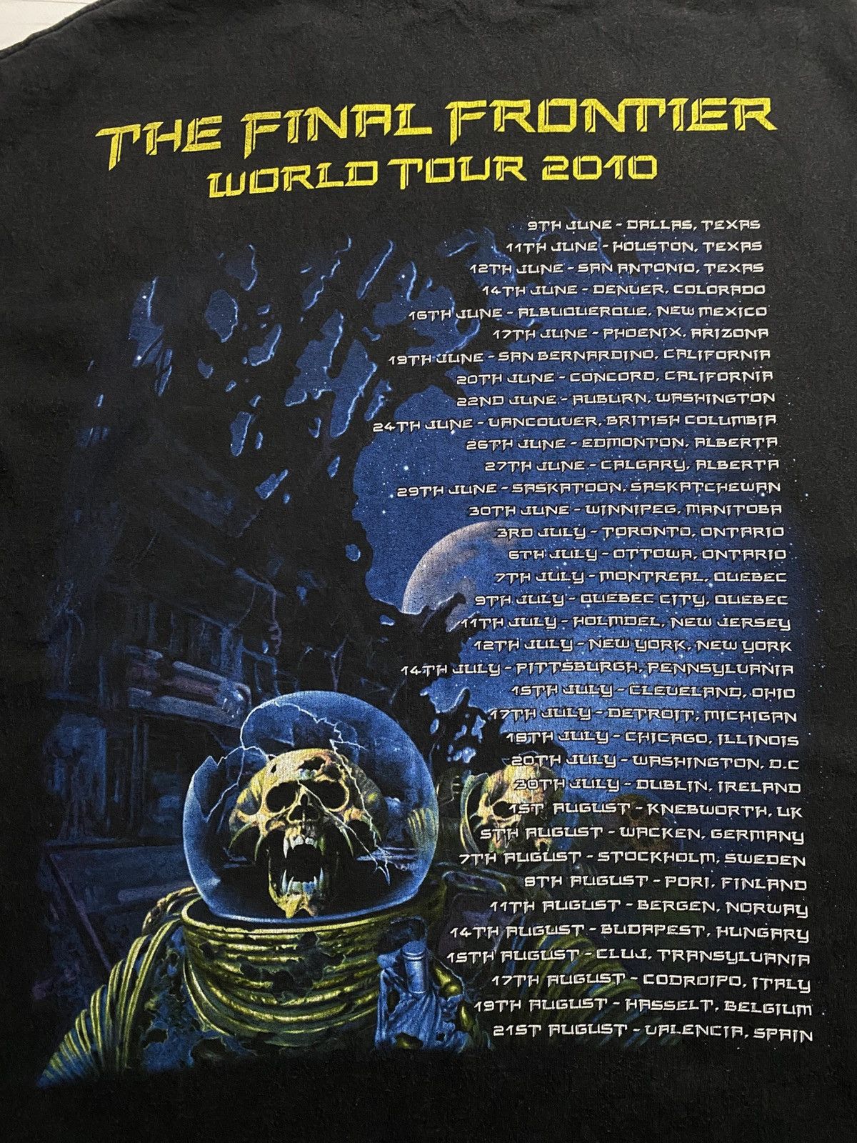 Vintage Vintage Iron Maiden 2010 The Final Frontier tank top Size US XXL / EU 58 / 5 - 9 Thumbnail