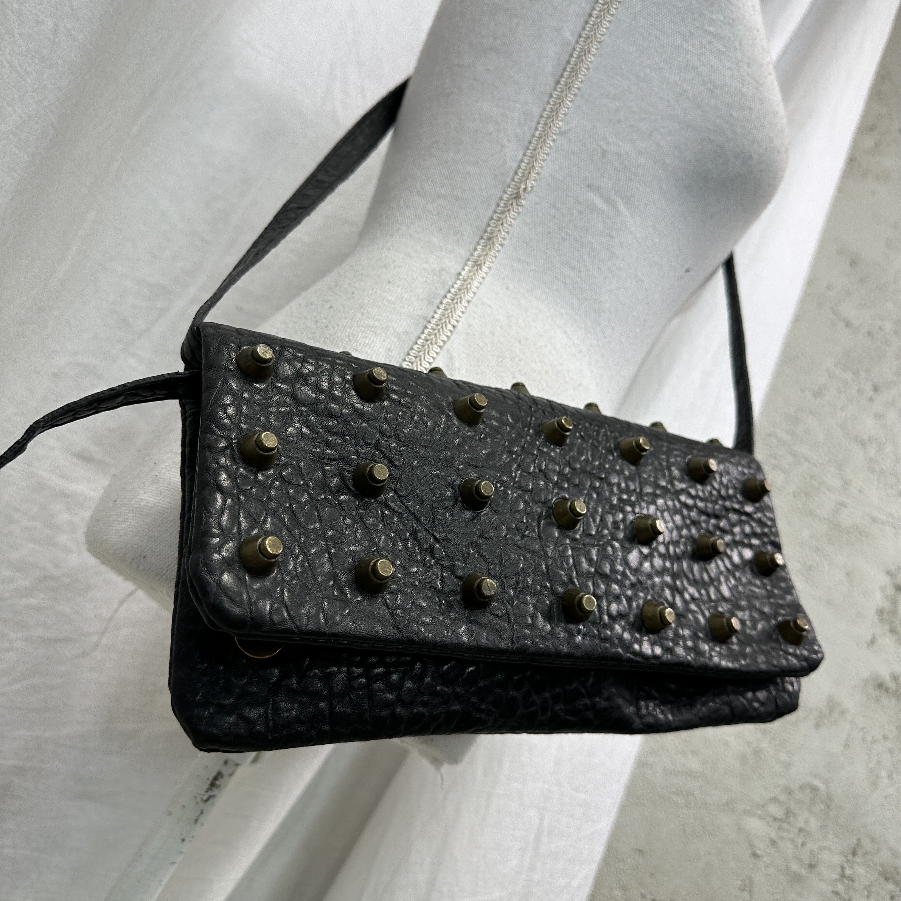 Vintage Vintage Avant Garde Studded Spikes Grunge Clutch Bag 00s Size ONE SIZE - 7 Thumbnail