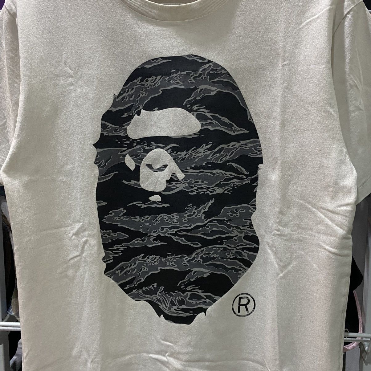 Bape × Undefeated BAPE x UNDEFEATED 5 STRIKES BIG HEAD CAMO TEE Size US L / EU 52-54 / 3 - 5 Thumbnail