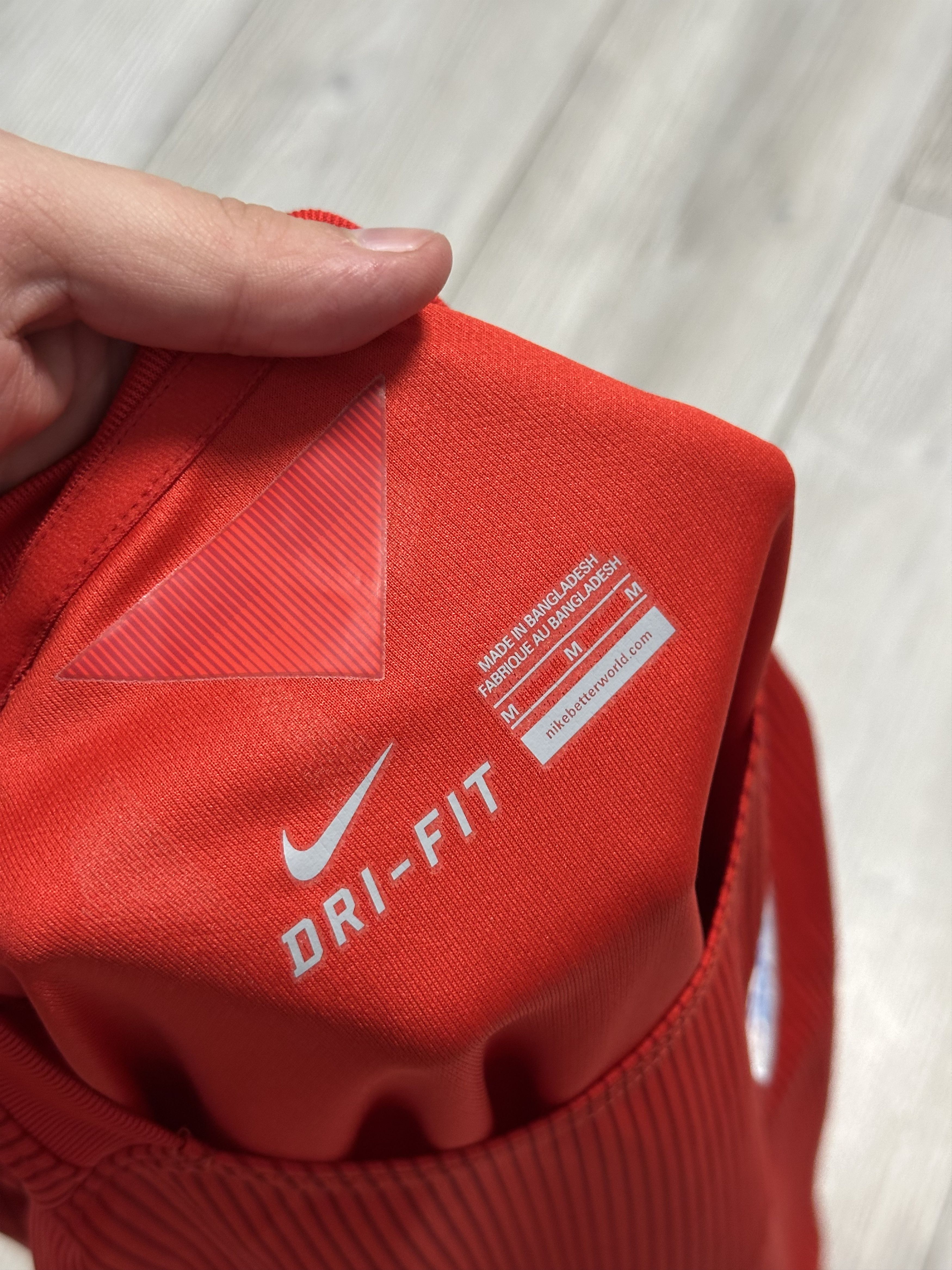 Nike England 2014/2015 Nike Away football shirt Soccer Jersey Size US M / EU 48-50 / 2 - 4 Thumbnail