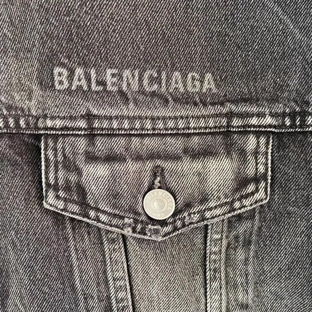 Balenciaga Balenciaga gray black denim jacket M pre-owned Size US M / EU 48-50 / 2 - 5 Thumbnail
