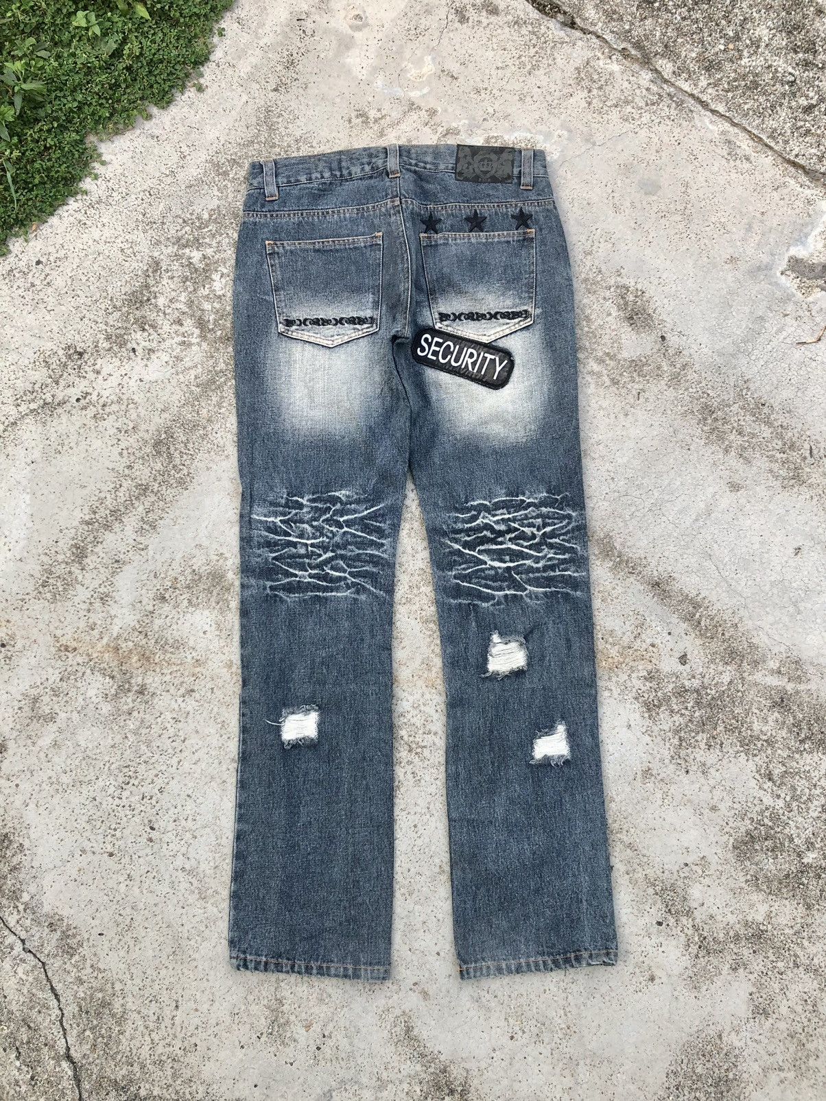 Japanese Brand LOWBOX DISTRESSED PATCHES WASHED JEANS Size US 31 - 6 Thumbnail