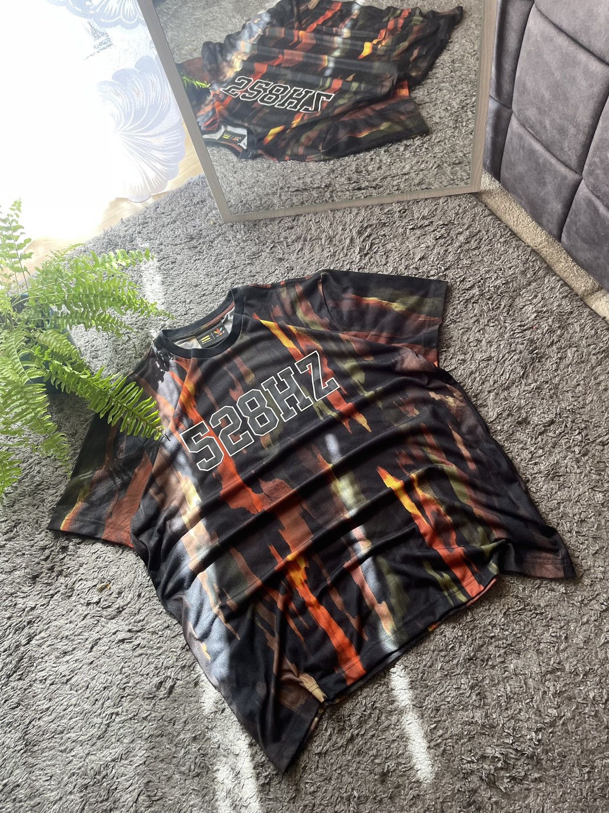 Adidas × Pharrell Adidas T-Shirt Pharrell Williams Designer Streetwear Rare Size US L / EU 52-54 / 3 - 12 Thumbnail