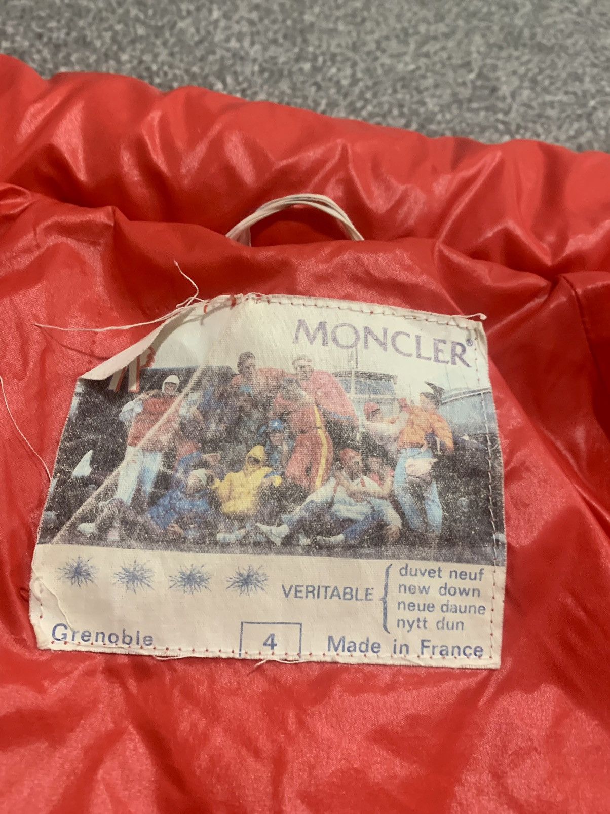 Moncler Vintage Red Moncler Puffer Logo Patch Jacket Size US L / EU 52-54 / 3 - 8 Thumbnail