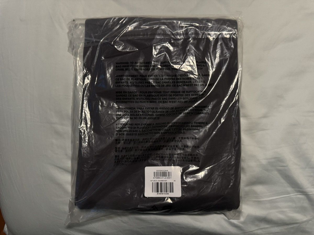 Balenciaga × Gap × Kanye West Yeezy Gap Sweatpants Dark Grey Size XS Size US 28 / EU 44 - 18 Thumbnail