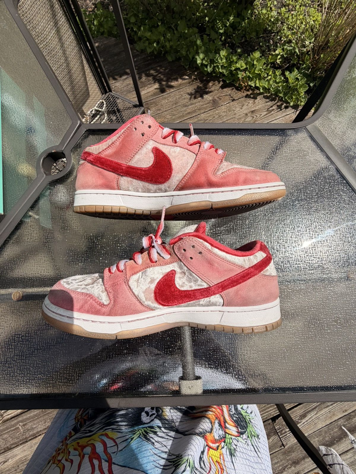 Nike NIKE SB DUNK LOW STRANGELOVE VALENTINE Size US 9 / EU 42 - 2 Thumbnail