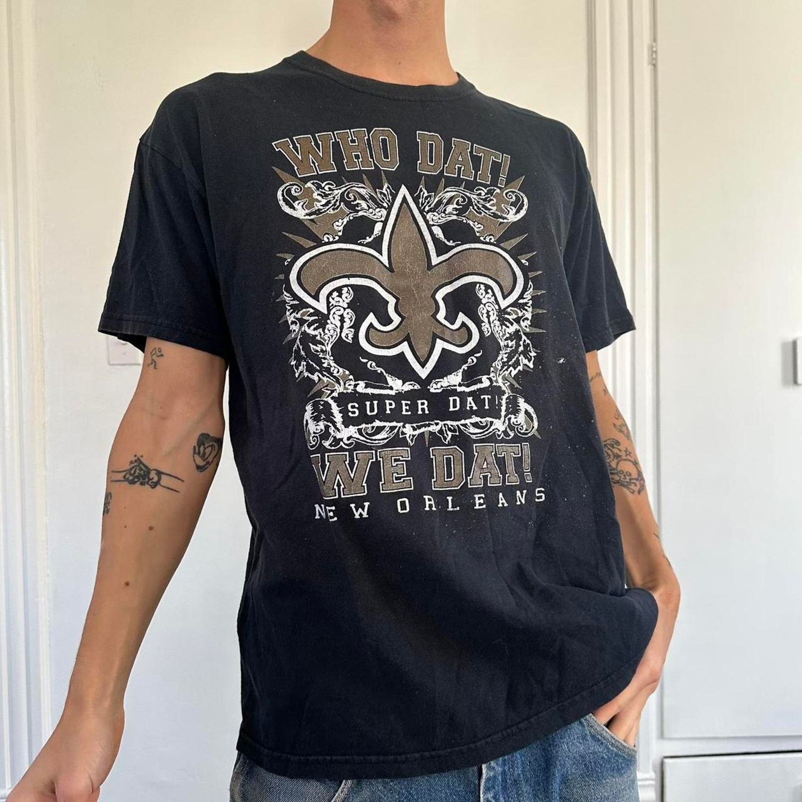 NFL Vintage 00s Black Faded New Orleans Saints NFL Football Tee Size US L / EU 52-54 / 3 - 2 Thumbnail