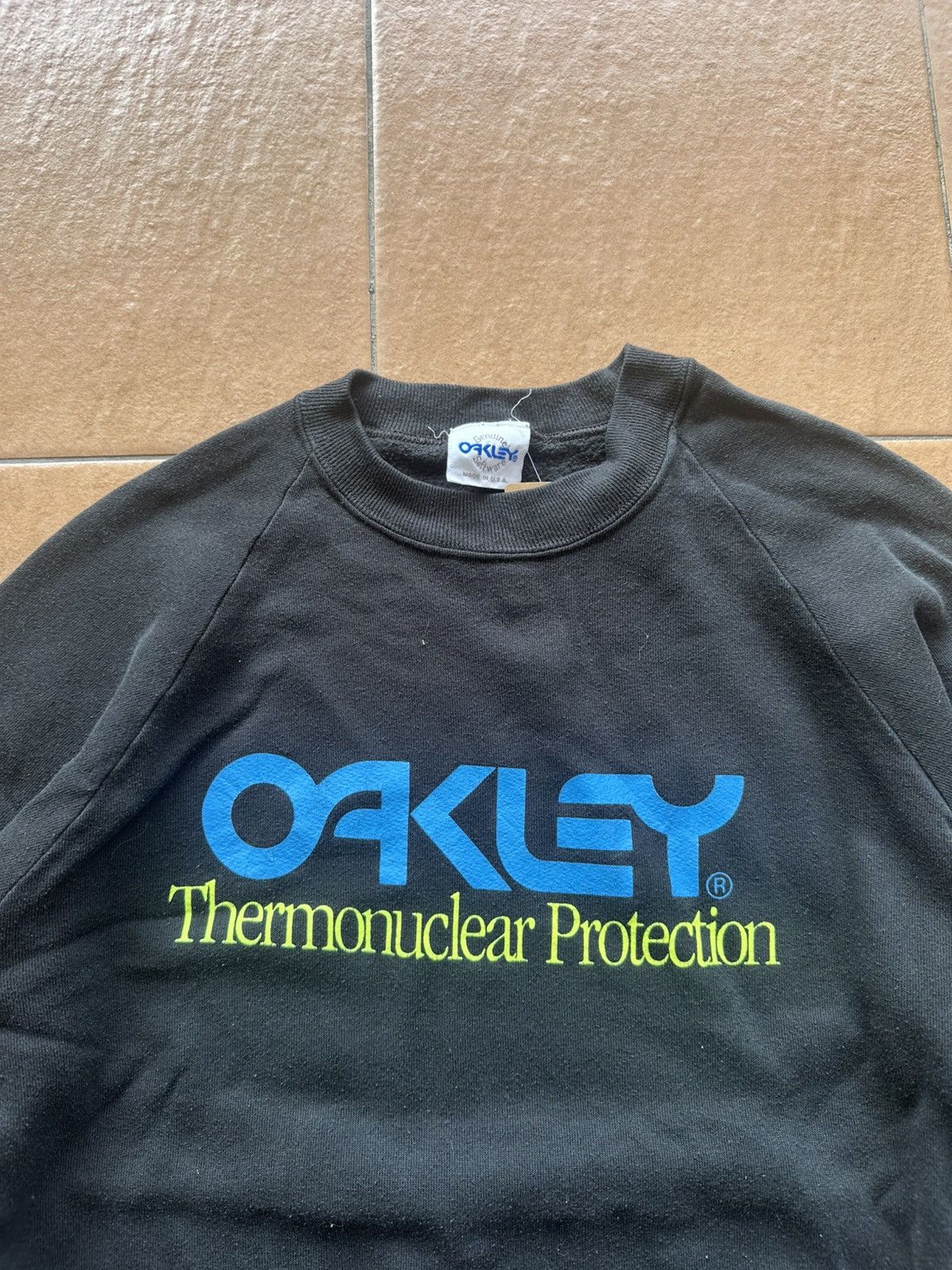 Oakley Rare! Vintage 90s Oakley Thermonuclear Protection Crewneck Size US L / EU 52-54 / 3 - 2 Thumbnail