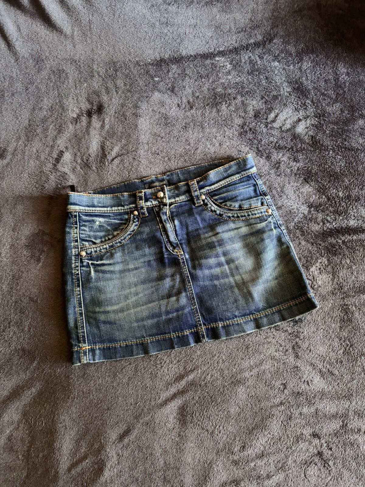 Roberto Cavalli Roberto cavalli vintage mini skirt y2k avant-garde Size 27" / US 4 / IT 40 - 1 Thumbnail