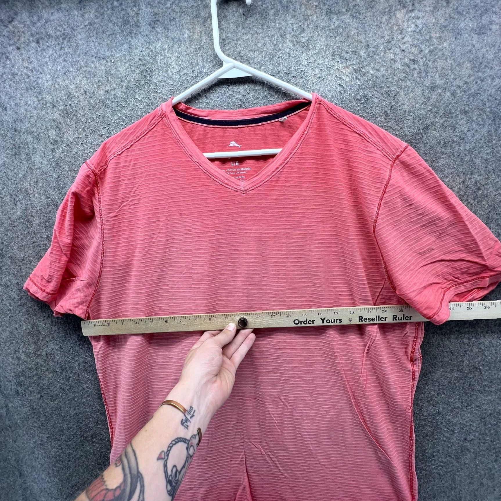 Tommy Bahama Tommy Bahama Shirt Mens Large Red Striped V Neck Tee Tagless Stretch Soft Shirt Mens L Red Striped V-Neck Tee Size US L / EU 52-54 / 3 - 5 Thumbnail